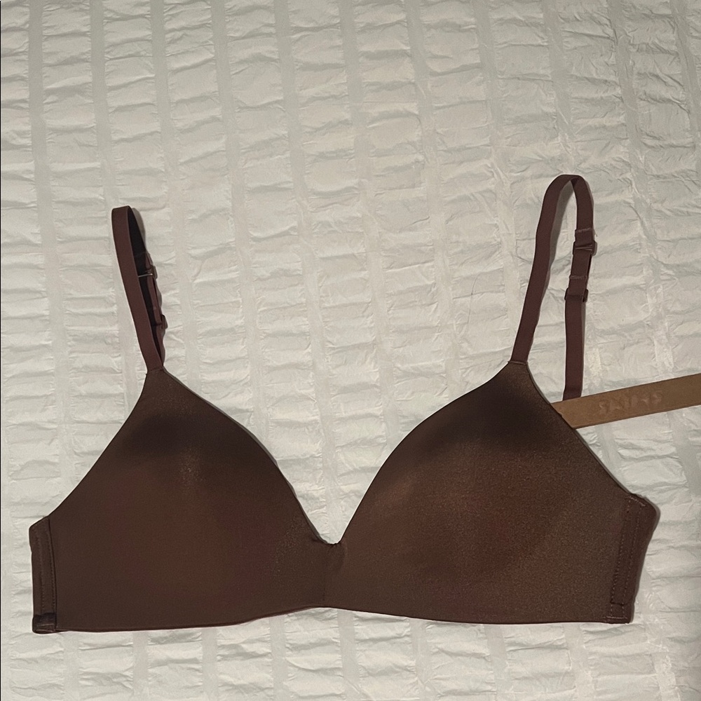 NWT Skims Wireless Form T-shirt Bra